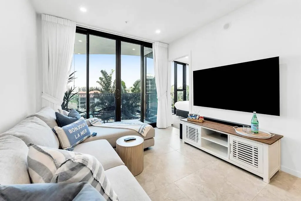Coastal Escape In Broadbeach Gold Coast Australia