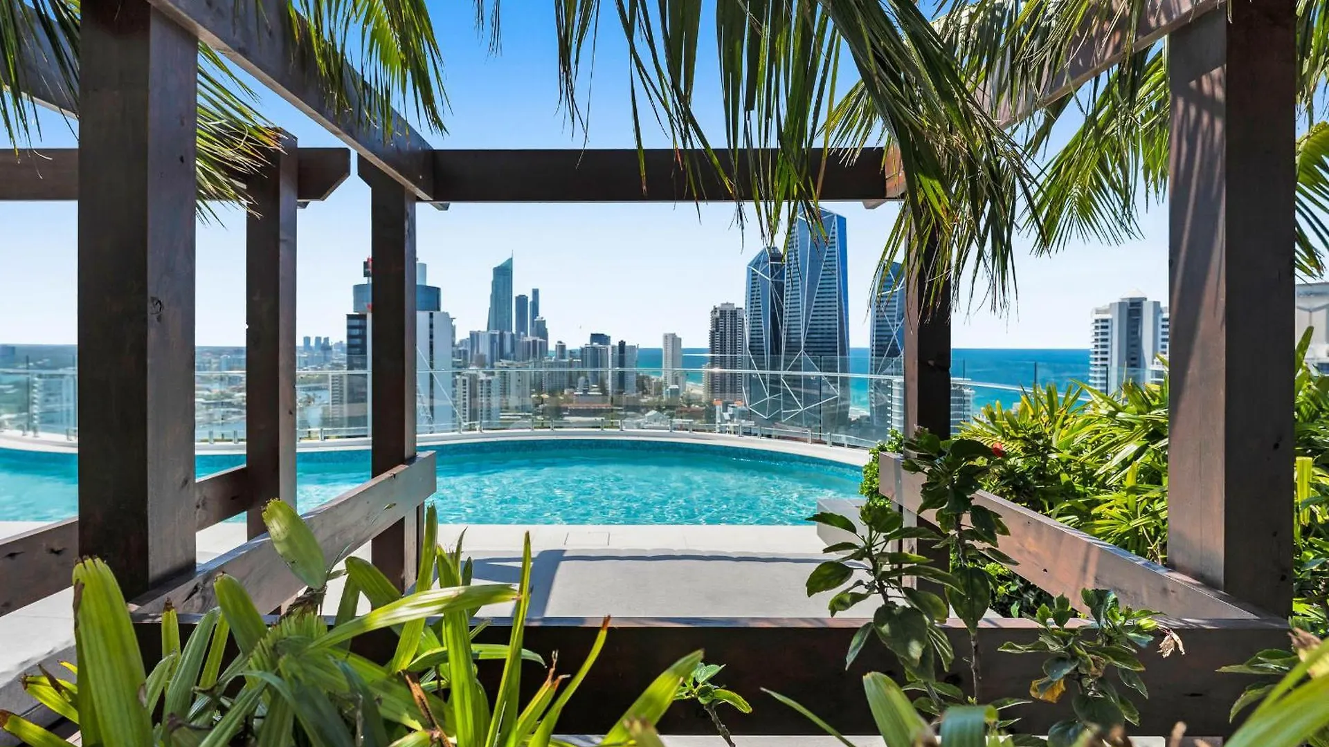 Coastal Escape In Broadbeach Gold Coast